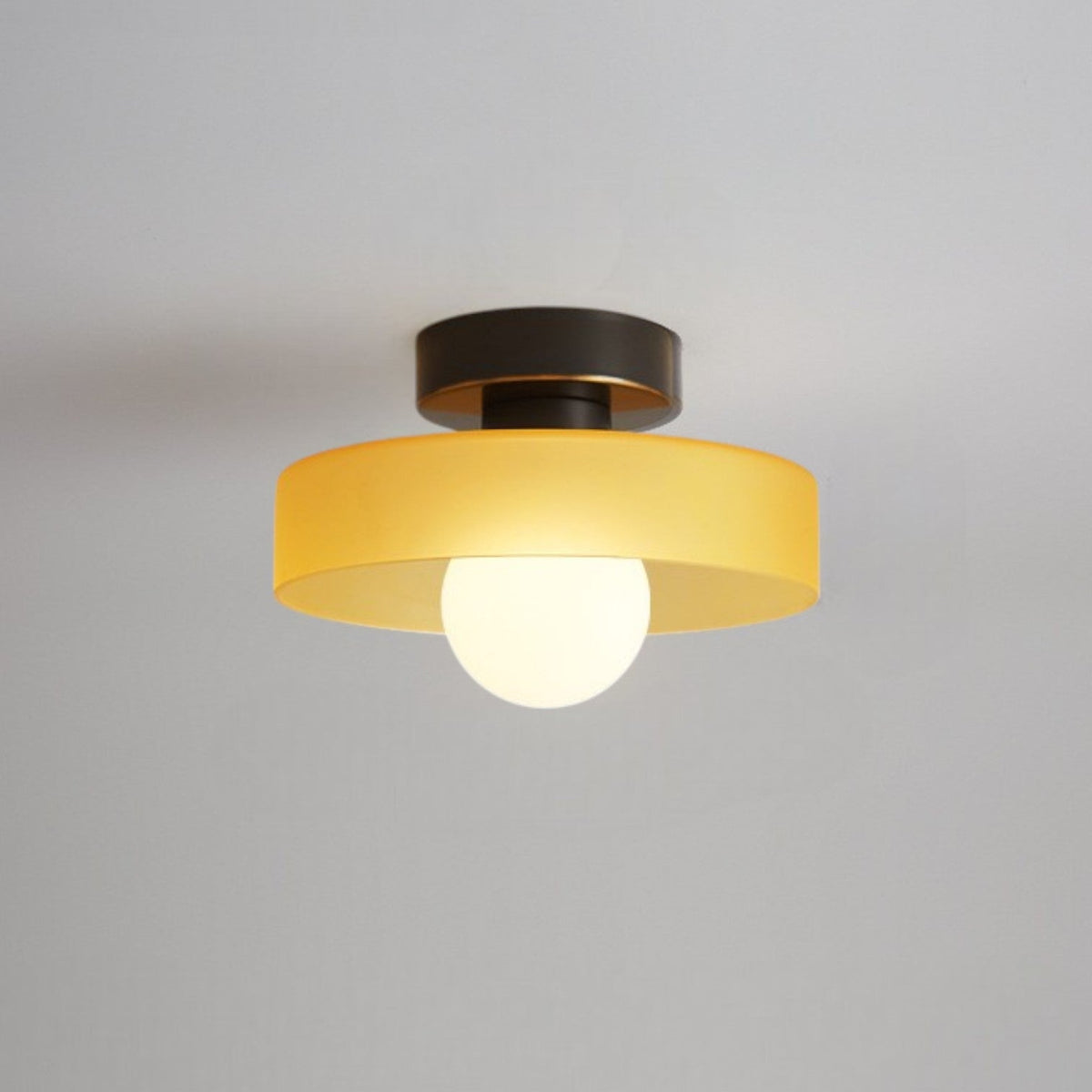Plafonieră modernă rotundă - sticlă și finisaj din alamă, compatibilă cu LED