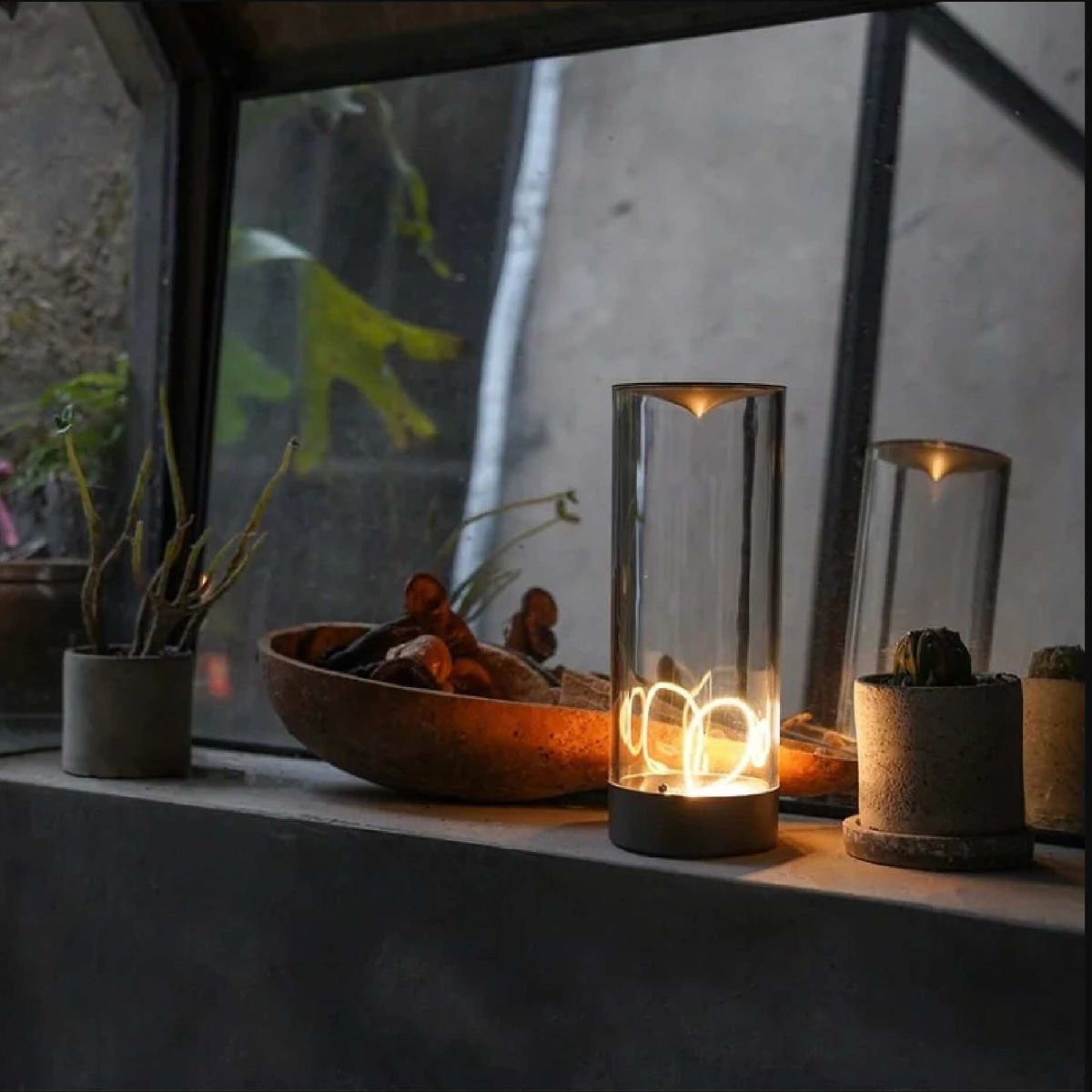 Modern Wireless LED Table Lamp — Dimmable Cylindrical Form