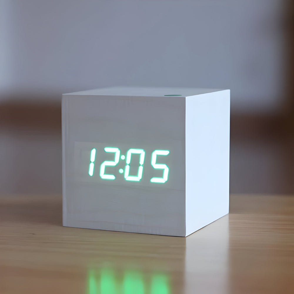 Ceas de masă digital minimalist din lemn - design cubic modern