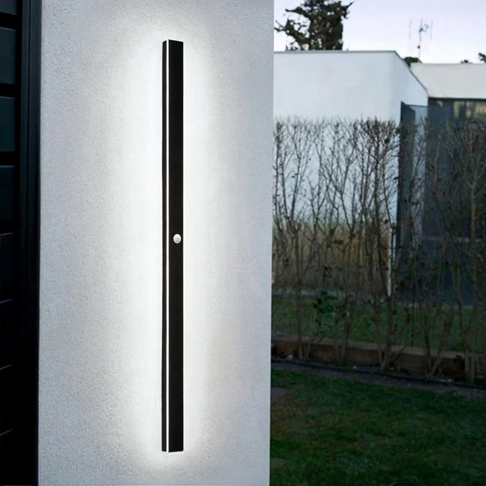 Moderne schlanke Wandleuchte - mehrere Größen und Beleuchtungsoptionen