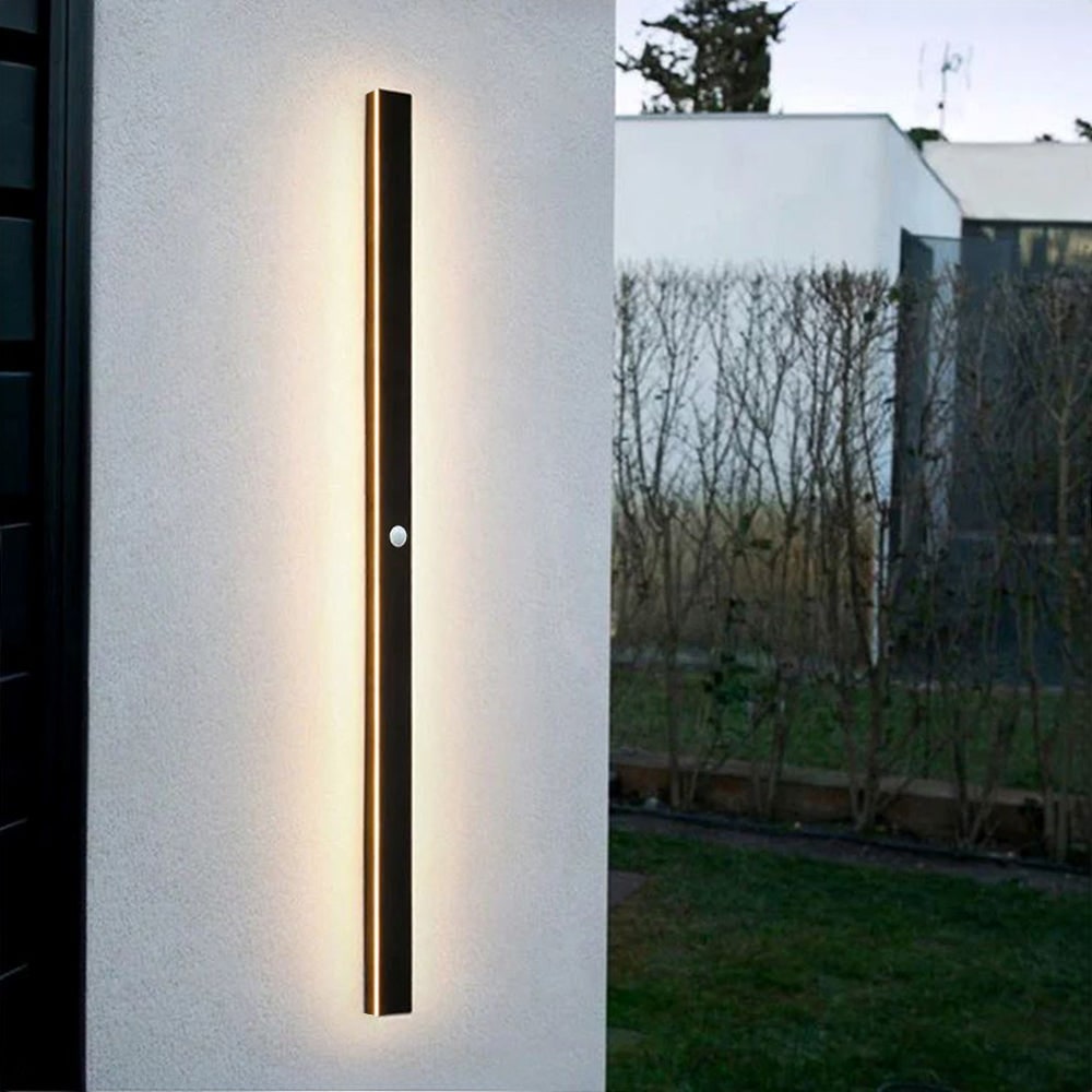 Moderne schlanke Wandleuchte - mehrere Größen und Beleuchtungsoptionen