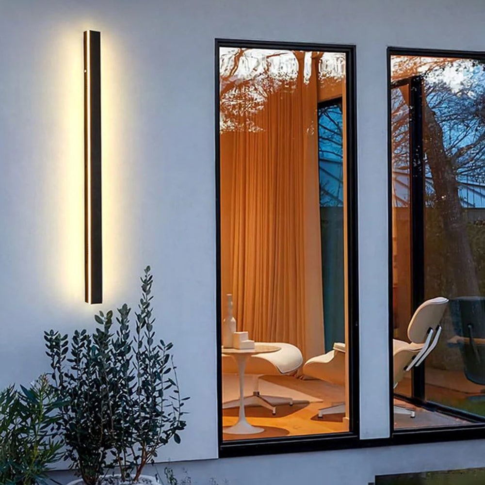 Moderne schlanke Wandleuchte - mehrere Größen und Beleuchtungsoptionen