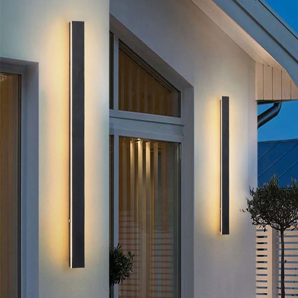 Moderne schlanke Wandleuchte - mehrere Größen und Beleuchtungsoptionen