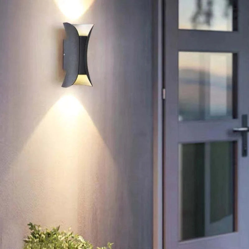 Lampă de perete LED modernă pentru exterior — design durabil din aluminiu