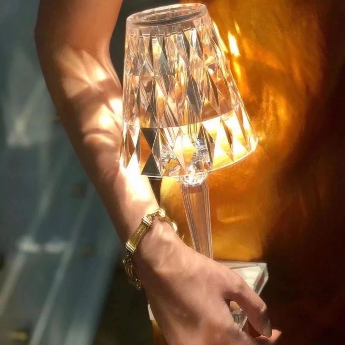 Lampă de masă LED modernă fără fir - design din cristal acrilic