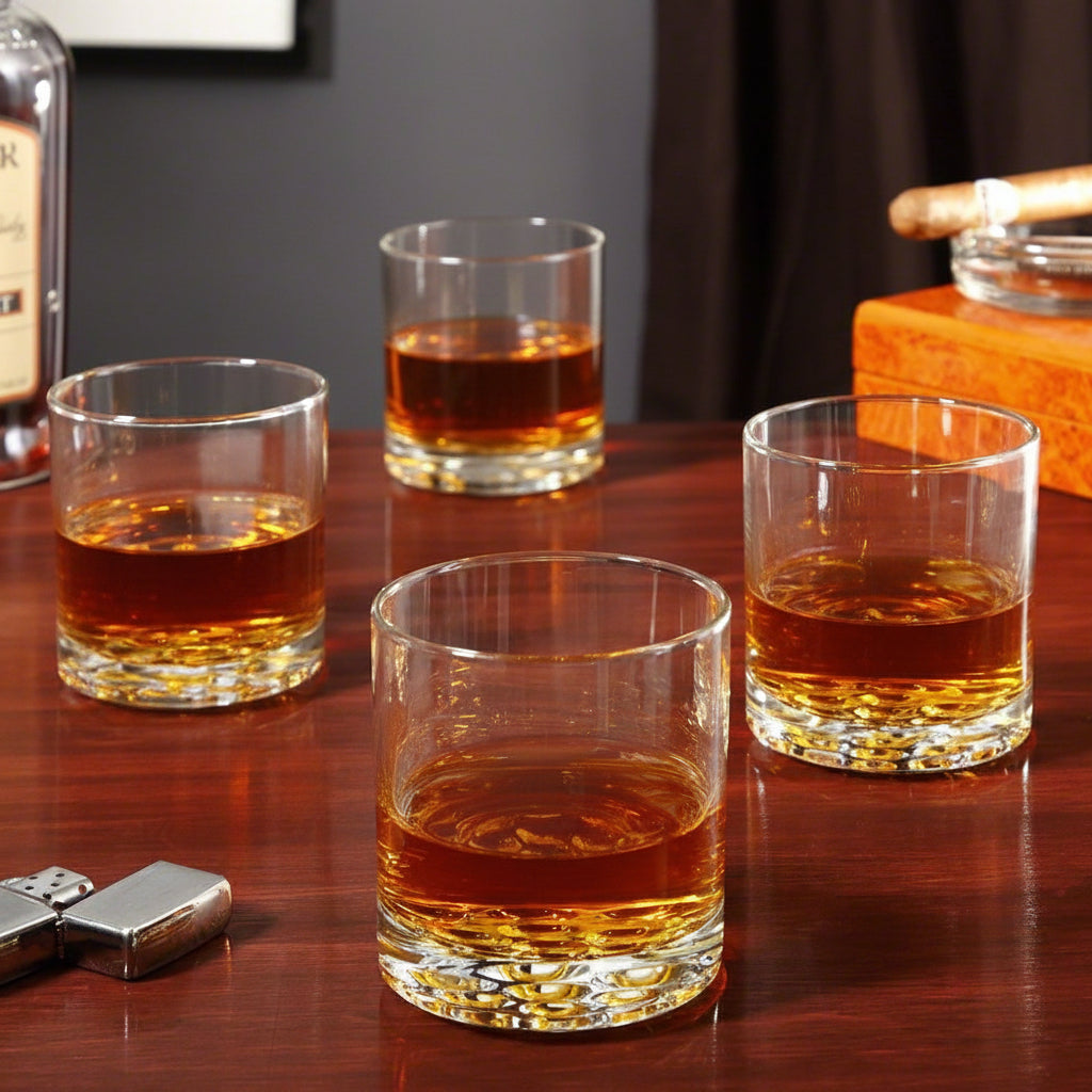 Decanter da whisky Oktoberfest inciso — decorazione dettagliata della superficie