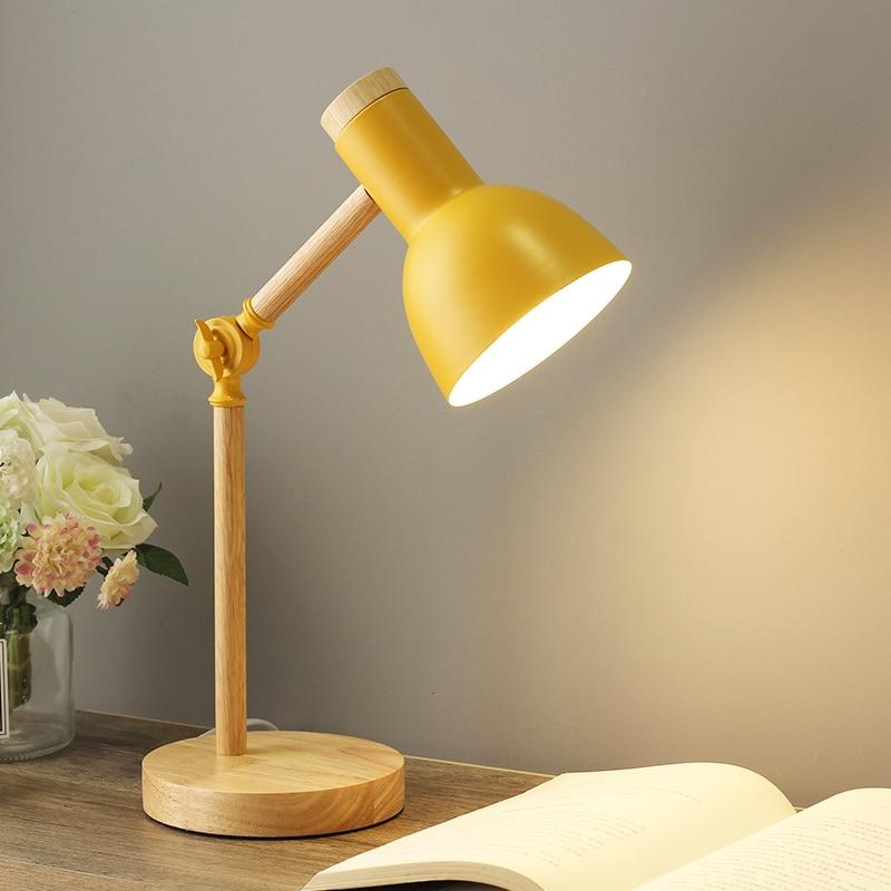 AureNordic verstellbare Schreibtischlampe — Holzfuß, skandinavischer Stil