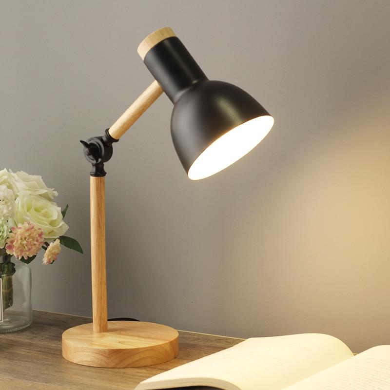 AureNordic verstellbare Schreibtischlampe — Holzfuß, skandinavischer Stil