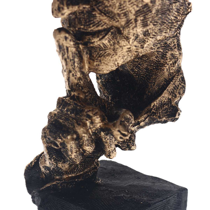 Sculpture abstraite dorée – Décoration moderne d’inspiration scandinave