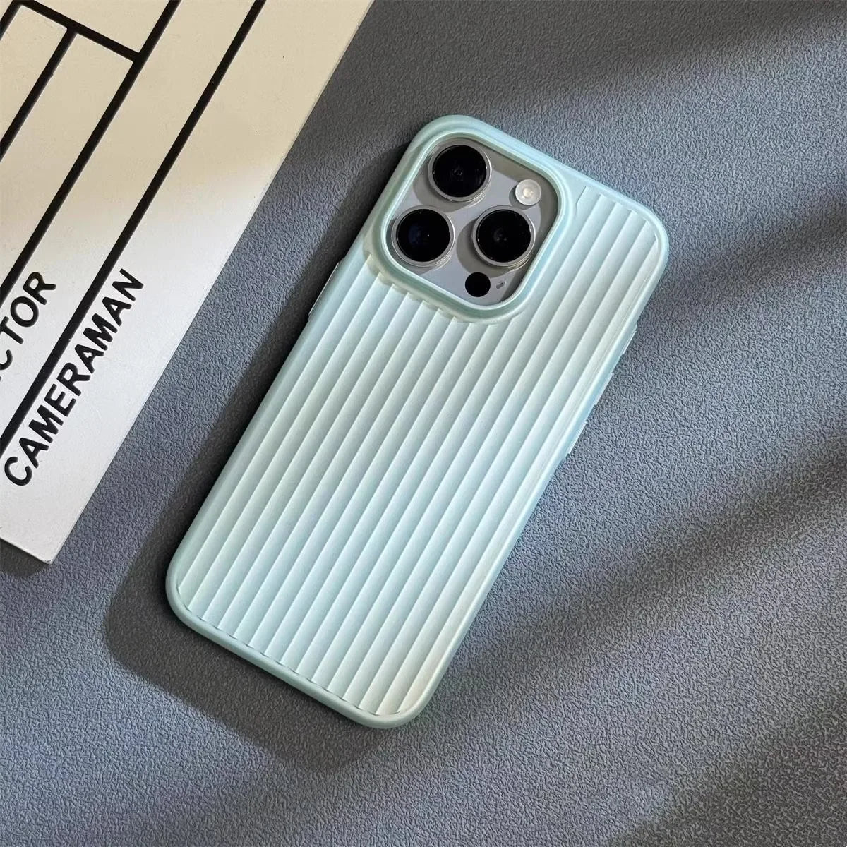 Funda antigolpes para iPhone - Carcasa delgada con aspecto metálico