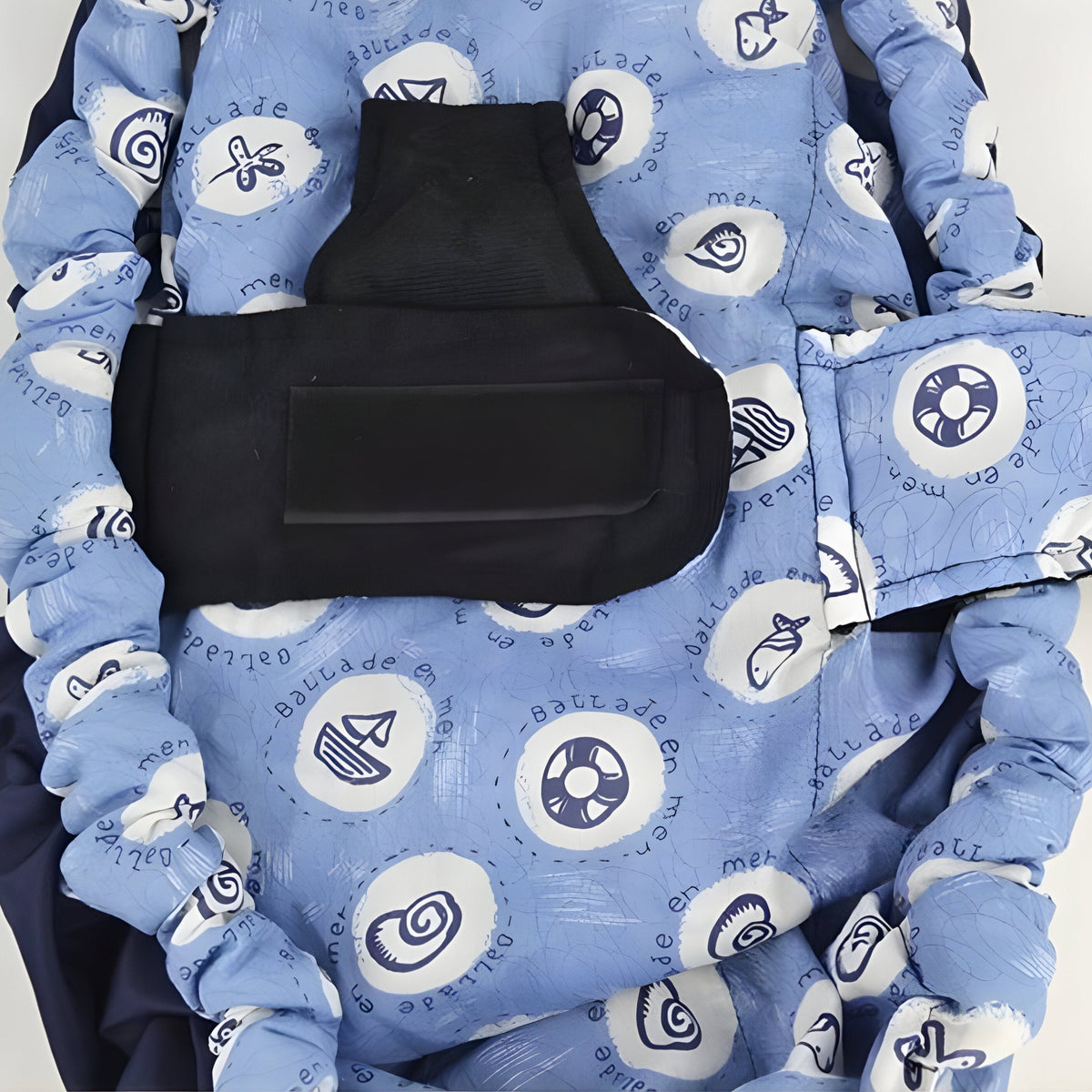Ergonomikus babahordozó — párnázott pamut vállpánttal