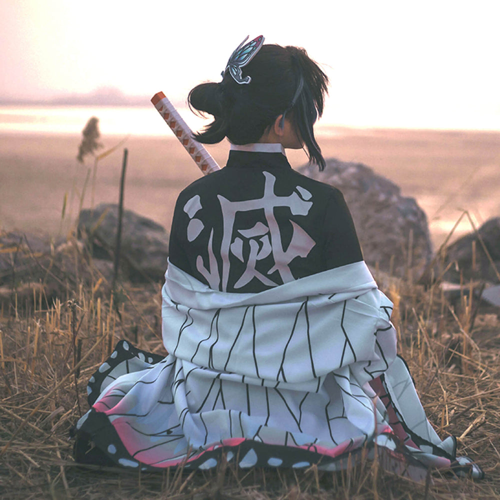Set de costum anime cu pelerină și kimono cu fluturi, din cinci piese, pentru copii