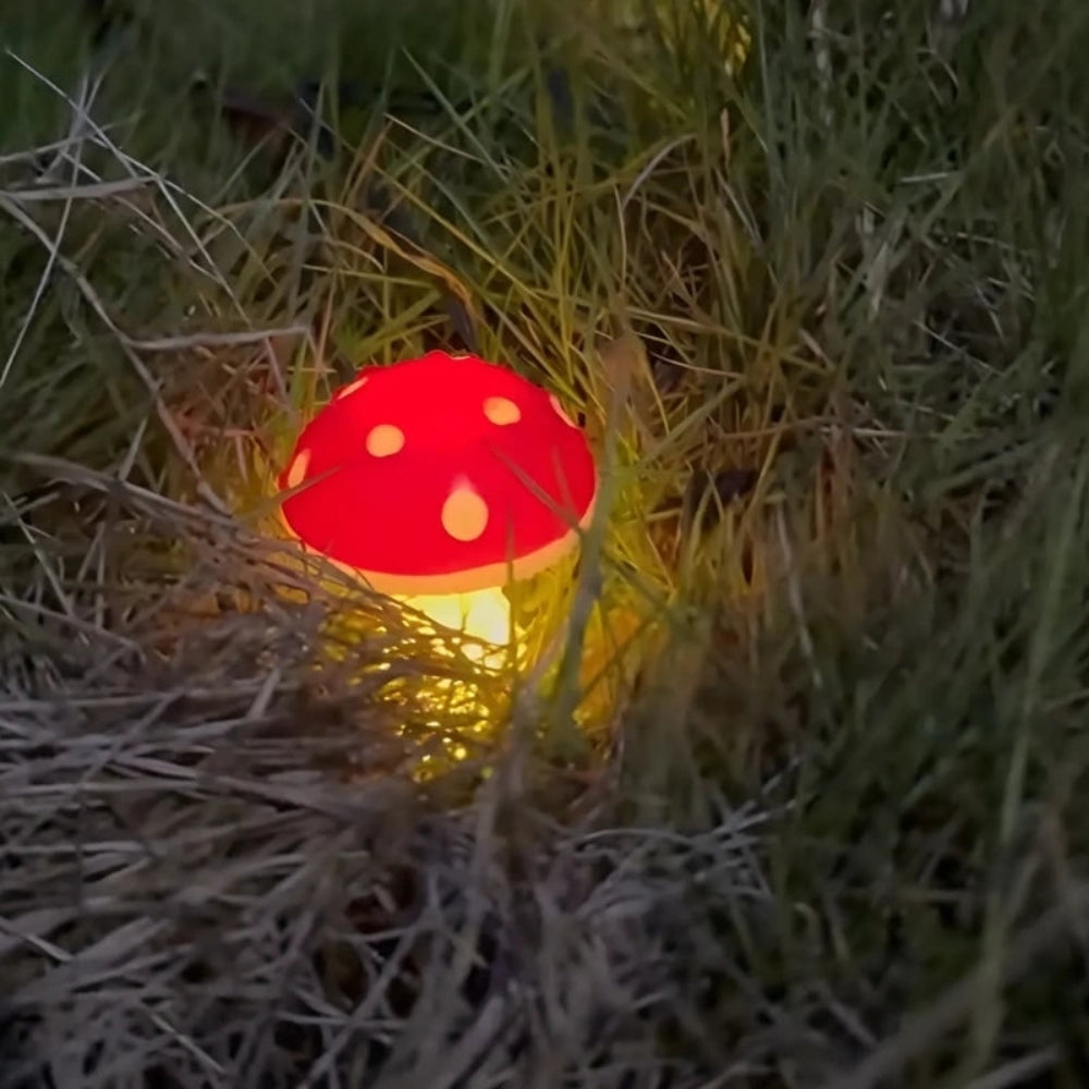 Luzes solares LED de jardim em forma de cogumelo — sensor crepuscular automático