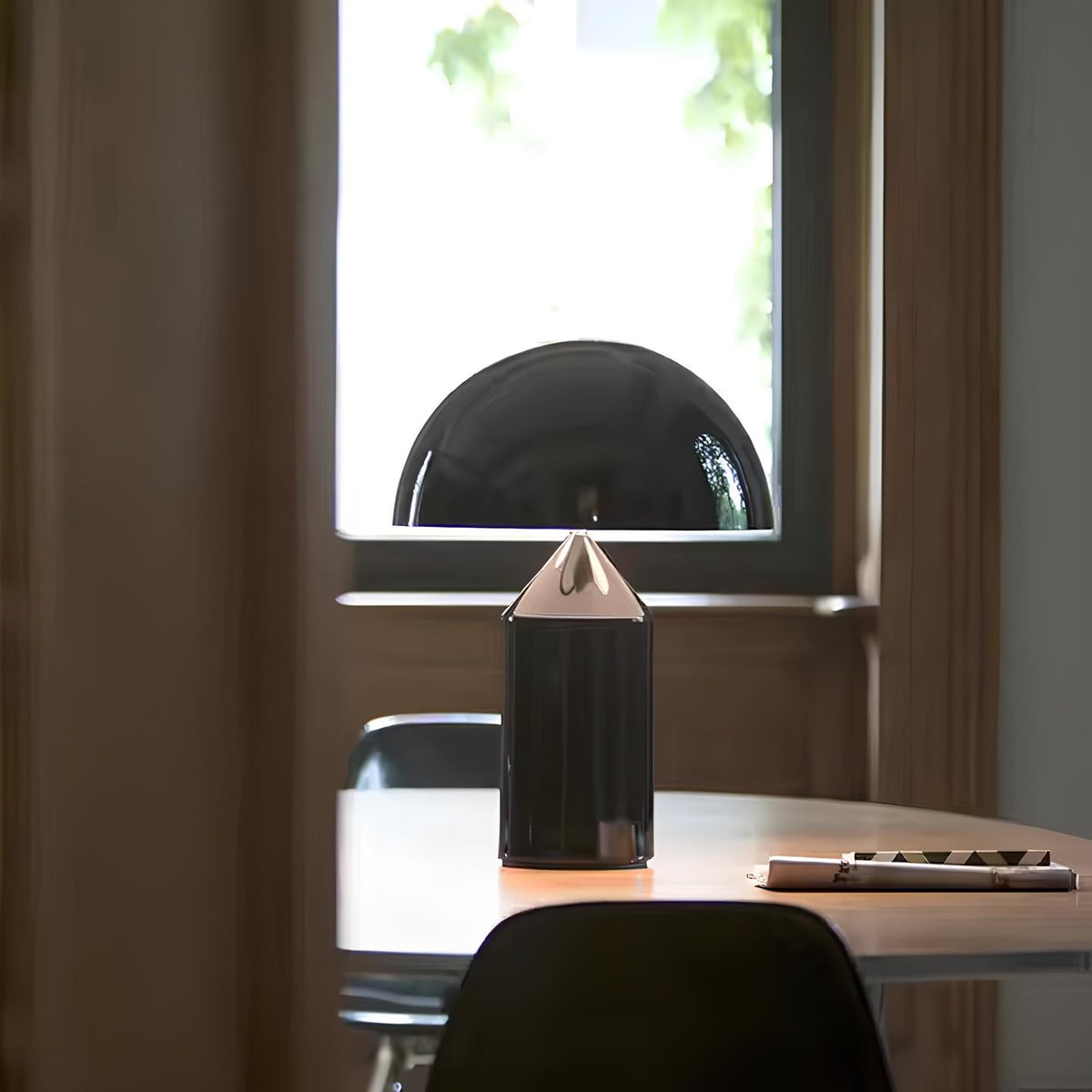 Modern LED-bordslampa - dimbar metalldesign