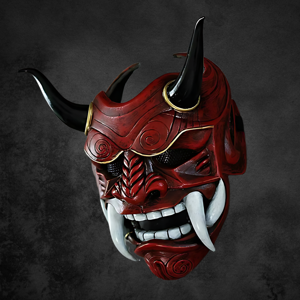 Mască japoneză Oni roșie din latex - coarne arcuite, sculptate cu precizie, dinți cizelați