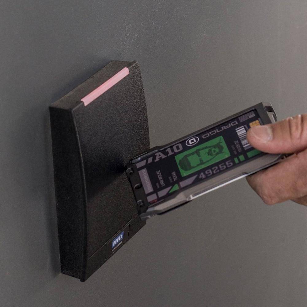 Tenká kovová peněženka s RFID ochranou karet - Esilora
