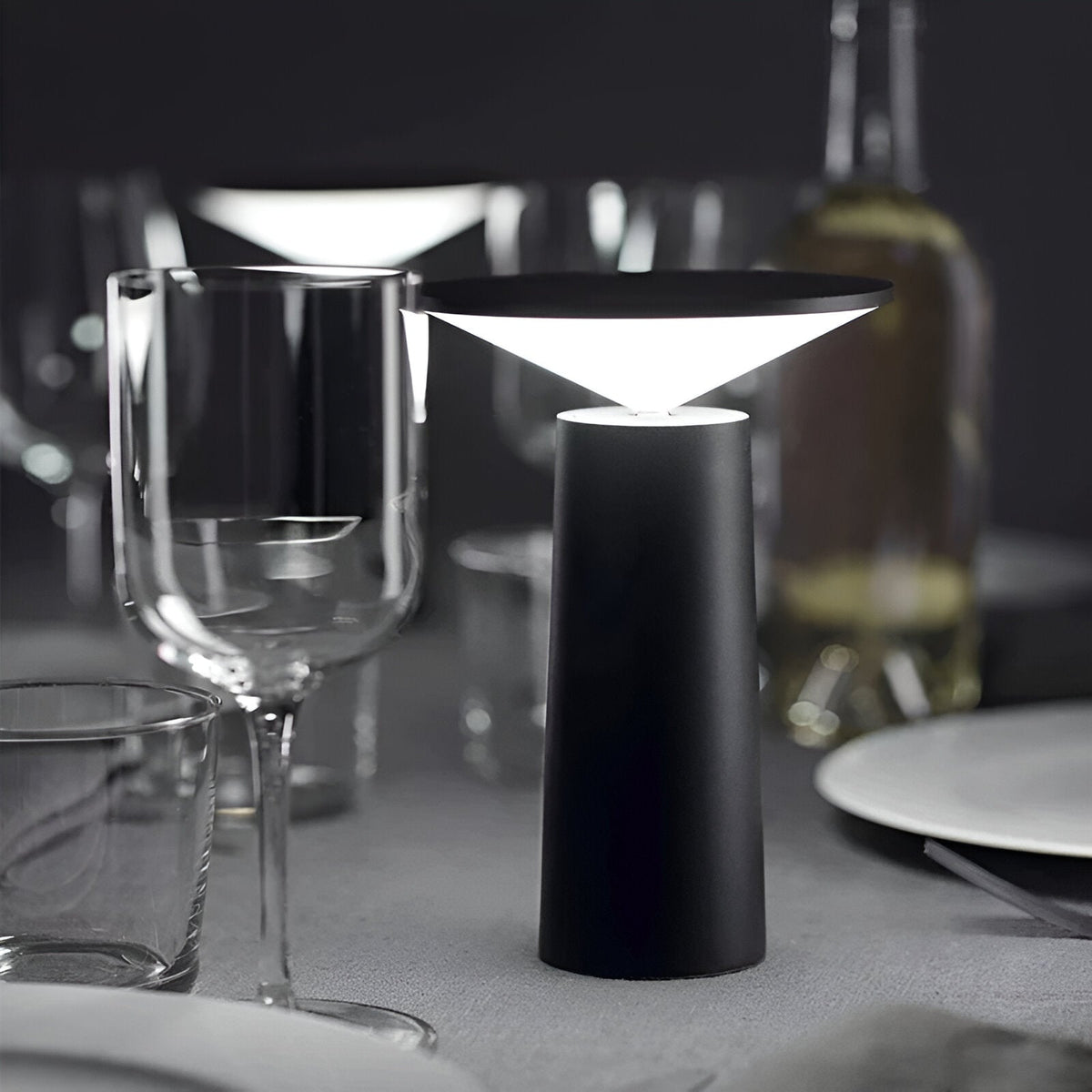Modern Minimalist LED Table Lamp — Cordless Dimmable Design
