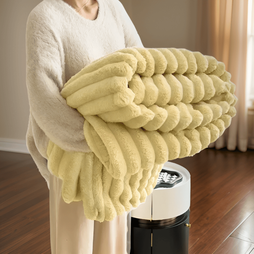 Soft Plush Blanket — Fluffy, Cozy Warmth for Chilly Days